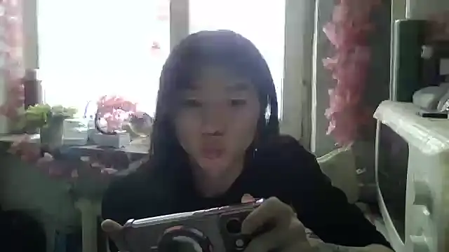 Snapshot of CarlyJoy chatting on 12/04/25, 08:24 CarlyJoy online show from 12/04/25, 08:24