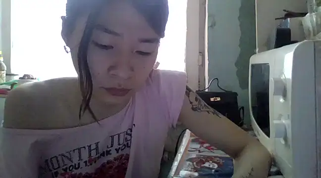 Snapshot of CarlyJoy chatting on 03/22/25, 12:35 CarlyJoy online show from 03/22/25, 12:35