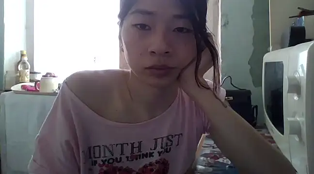 Snapshot of CarlyJoy chatting on 03/21/25, 10:39 CarlyJoy online show from 03/21/25, 10:39
