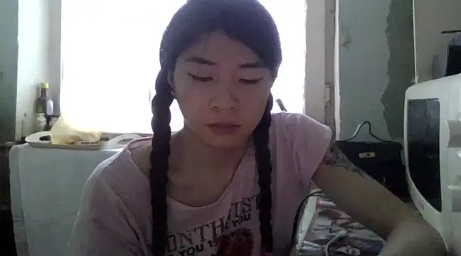 Snapshot of CarlyJoy chatting on 03/18/25, 01:01 CarlyJoy online show from 03/18/25, 01:01