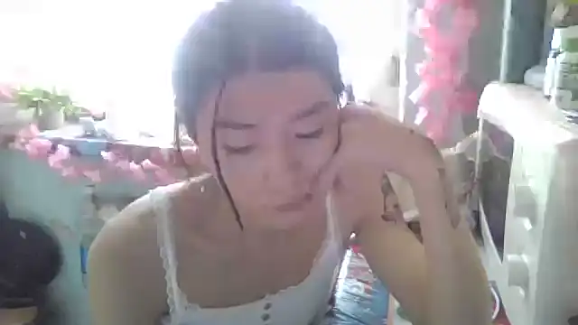Snapshot of CarlyJoy chatting on 09/15/25, 11:43 CarlyJoy online show from 09/15/25, 11:43
