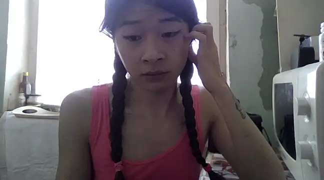 Snapshot of CarlyJoy chatting on 03/11/25, 10:51 CarlyJoy online show from 03/11/25, 10:51