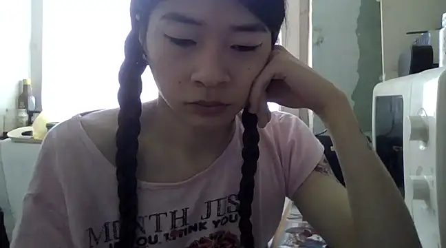 Snapshot of CarlyJoy chatting on 03/18/25, 06:50 CarlyJoy online show from 03/18/25, 06:50