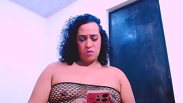 Snapshot of big_alondra_x chatting on 12/17/25, 08:25 big alondra x online show from 12/17/25, 08:25