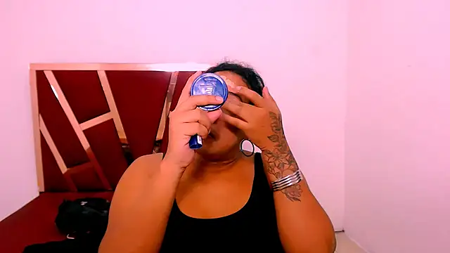 Snapshot of big_alondra_x chatting on 10/25/25, 07:36 big alondra x online show from 10/25/25, 07:36