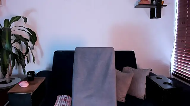 im amber online show from 04/30/26, 12:45