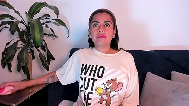 im amber online show from 10/23/25, 02:05