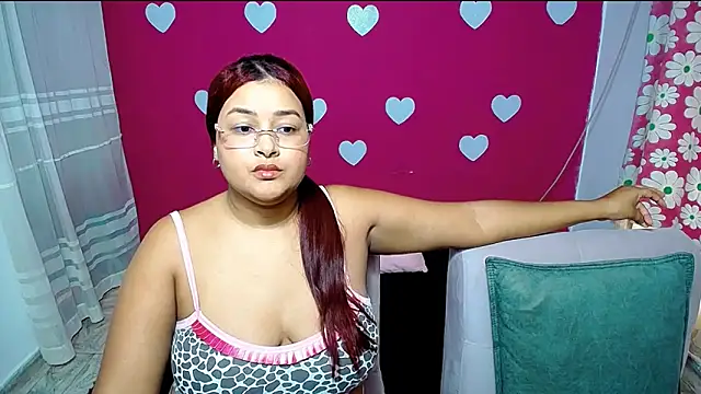 Snapshot of violeta_rous chatting on 05/14/26, 03:31 violeta rous online show from 05/14/26, 03:31