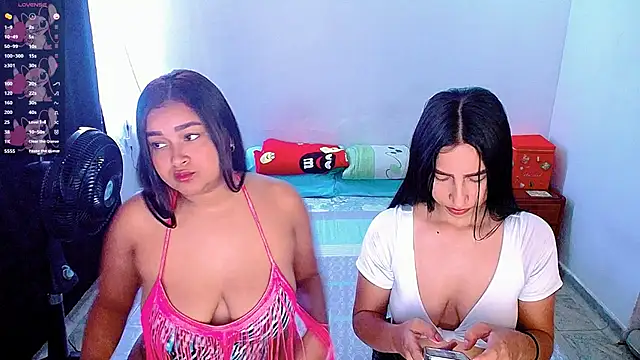 Snapshot of violeta_rous chatting on 10/27/25, 08:43 violeta rous online show from 10/27/25, 08:43