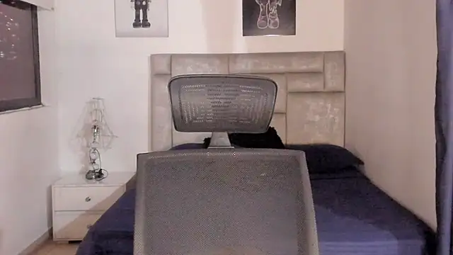 Snapshot of paul_rogerr chatting on 11/17/25, 12:58 paul rogerr online show from 11/17/25, 12:58