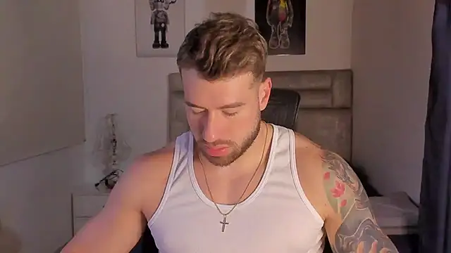 Snapshot of paul_rogerr chatting on 12/18/25, 11:14 paul rogerr online show from 12/18/25, 11:14