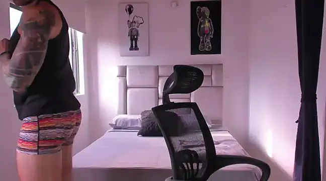 Snapshot of paul_rogerr chatting on 02/27/25, 09:25 paul rogerr online show from 02/27/25, 09:25