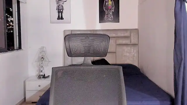 Snapshot of paul_rogerr chatting on 11/18/25, 10:18 paul rogerr online show from 11/18/25, 10:18