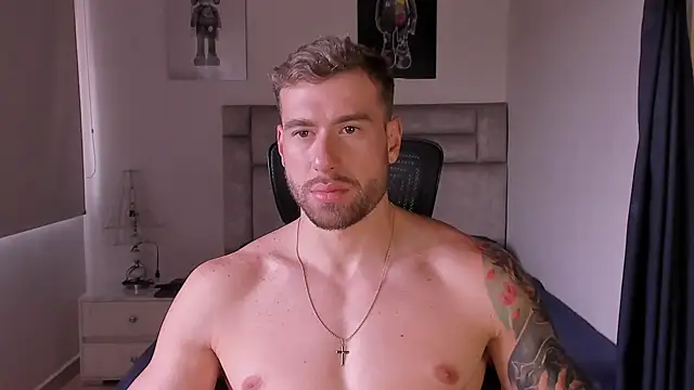 Snapshot of paul_rogerr chatting on 10/18/25, 04:53 paul rogerr online show from 10/18/25, 04:53