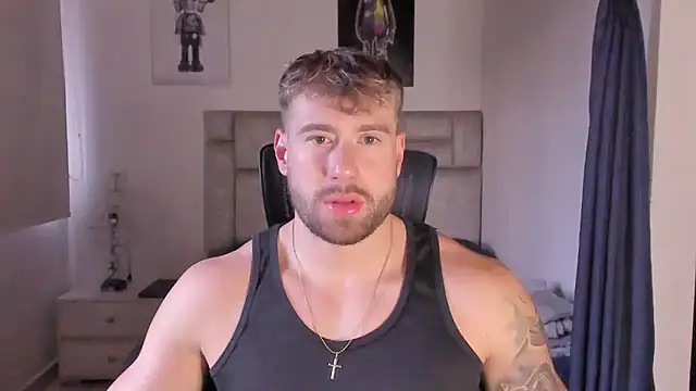 Snapshot of paul_rogerr chatting on 09/27/25, 09:43 paul rogerr online show from 09/27/25, 09:43