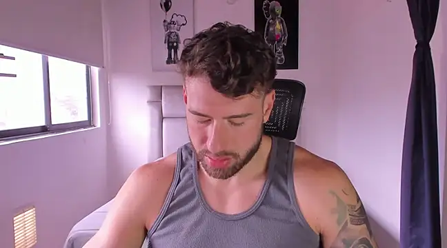 Snapshot of paul_rogerr chatting on 03/14/25, 03:36 paul rogerr online show from 03/14/25, 03:36