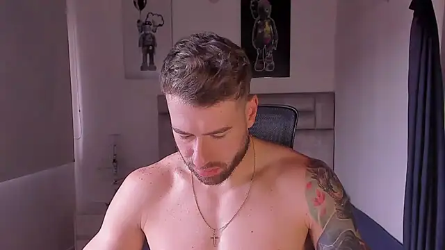 Snapshot of paul_rogerr chatting on 11/04/25, 12:53 paul rogerr online show from 11/04/25, 12:53