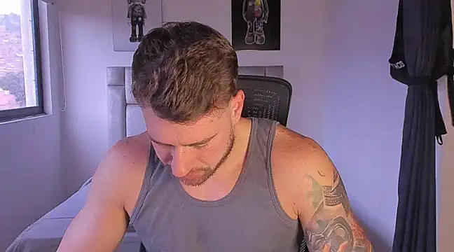 Snapshot of paul_rogerr chatting on 02/19/25, 12:33 paul rogerr online show from 02/19/25, 12:33