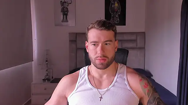 Snapshot of paul_rogerr chatting on 10/25/25, 03:12 paul rogerr online show from 10/25/25, 03:12