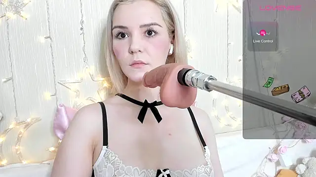 Kaya Devis online show from 11/08/25, 04:49