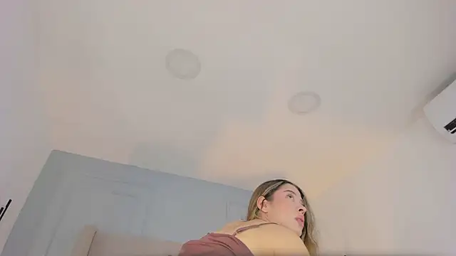 chloe d online show from 04/23/26, 12:29