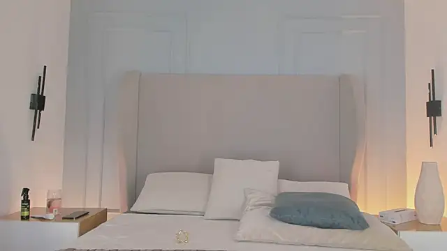 chloe d online show from 04/18/26, 12:18