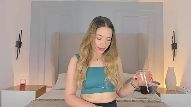 chloe d online show from 05/06/26, 10:36