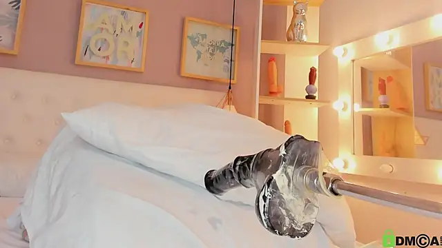 julyanna  online show from 12/13/25, 08:04