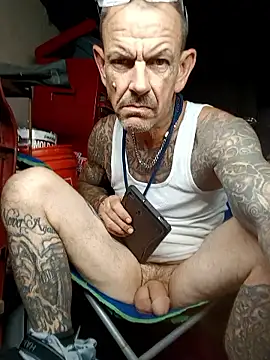 deepstroker42071 online show from 10/11/25, 11:44