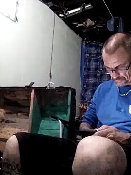 deepstroker42071 online show from 10/05/25, 09:49