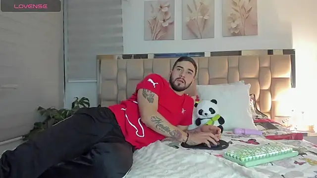 Vanessa and liam online show from 03/12/25, 05:46