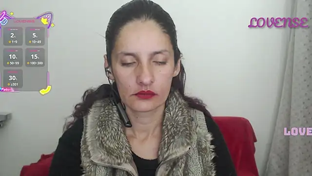 catalina duran1 online show from 11/30/25, 05:08