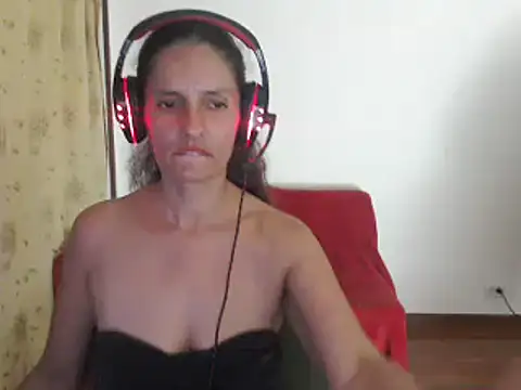 Snapshot of catalina_duran1 chatting on 03/07/25, 07:41 catalina duran1 online show from 03/07/25, 07:41