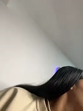 Snapshot of halley5_ chatting on 10/13/25, 11:05 halley5  online show from 10/13/25, 11:05