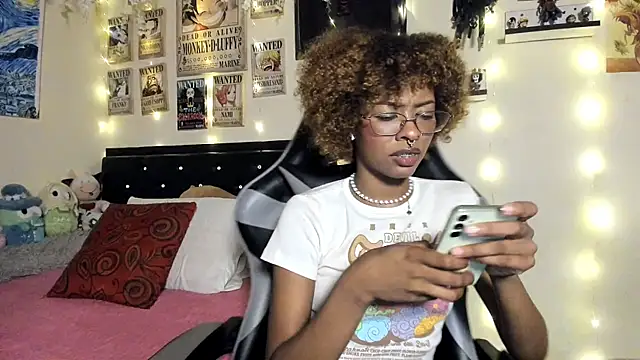 Cristal Jonasxh online show from 10/04/25, 04:47