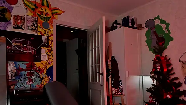 Sunny Mouse  online show from 12/17/25, 04:34