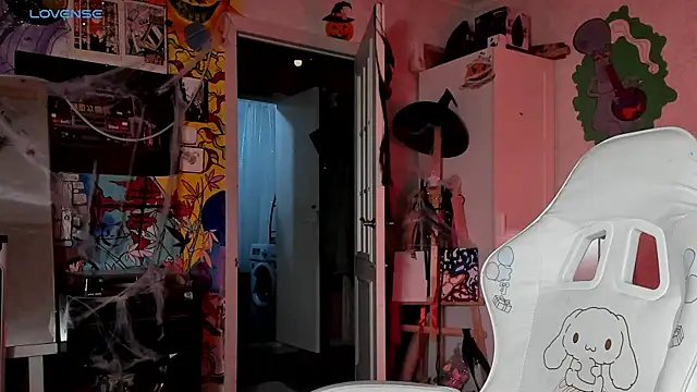 Sunny Mouse  online show from 10/27/25, 05:47