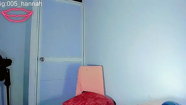 Hannahsmit online show from 10/17/25, 06:50