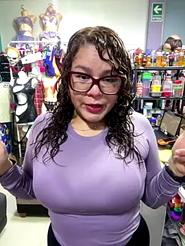 ROSALIALUCY online show from 11/07/25, 12:31