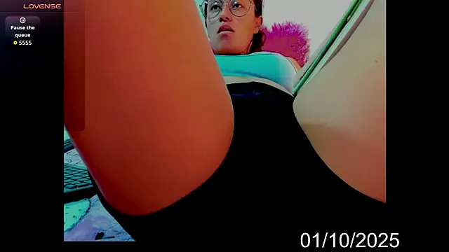 lady hana28 online show from 10/01/25, 12:53