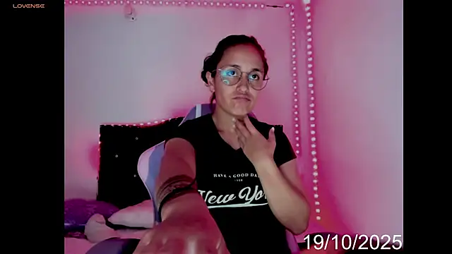 lady hana28 online show from 11/19/25, 12:16