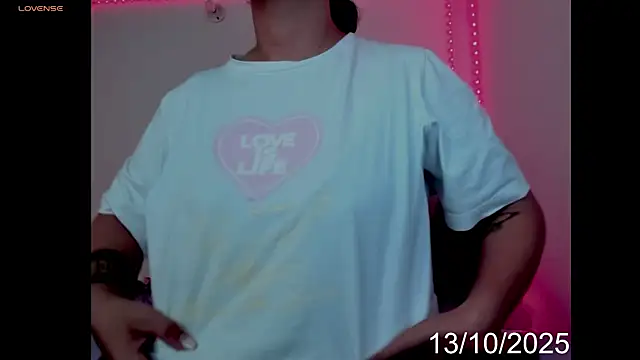 lady hana28 online show from 11/18/25, 12:19