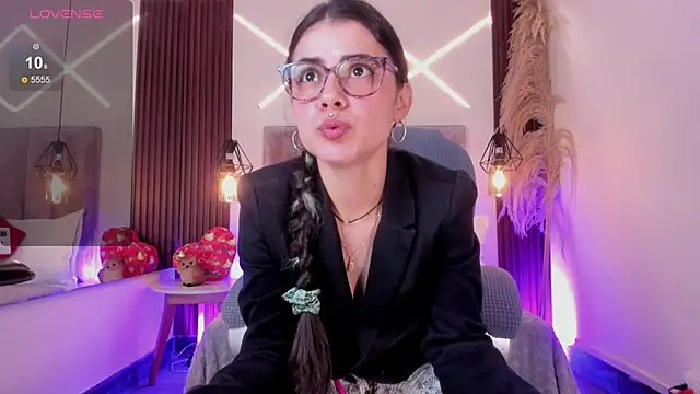 Snapshot of dasha-rodrigues chatting on 06/11/26, 01:52 dasha-rodrigues online show from 06/11/26, 01:52