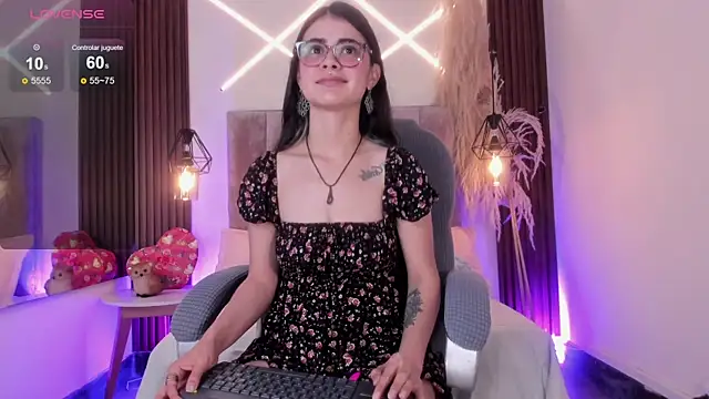 Snapshot of dasha-rodrigues chatting on 05/17/26, 01:22 dasha-rodrigues online show from 05/17/26, 01:22
