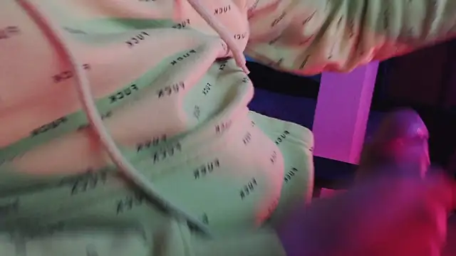 auilein online show from 03/22/25, 10:48