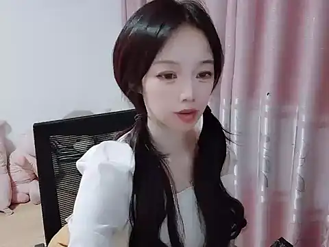 wwcc123 online show from 10/24/25, 03:33