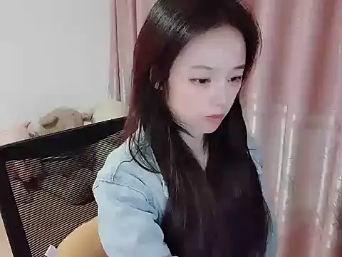 wwcc123 online show from 11/21/25, 02:27