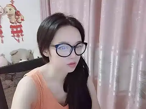 Snapshot of wwcc123 chatting on 06/08/26, 02:17 wwcc123 online show from 06/08/26, 02:17
