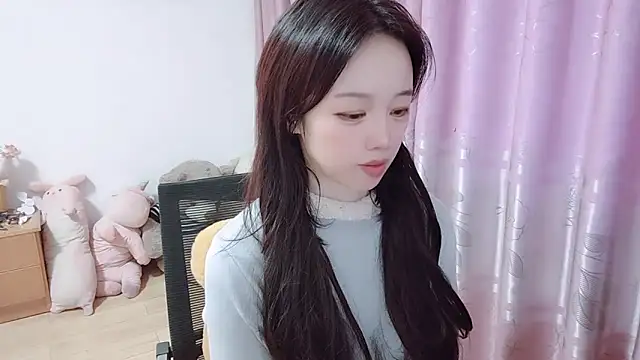 wwcc123 online show from 10/22/25, 03:06