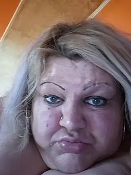 ducicsajsziii online show from 09/22/25, 08:42